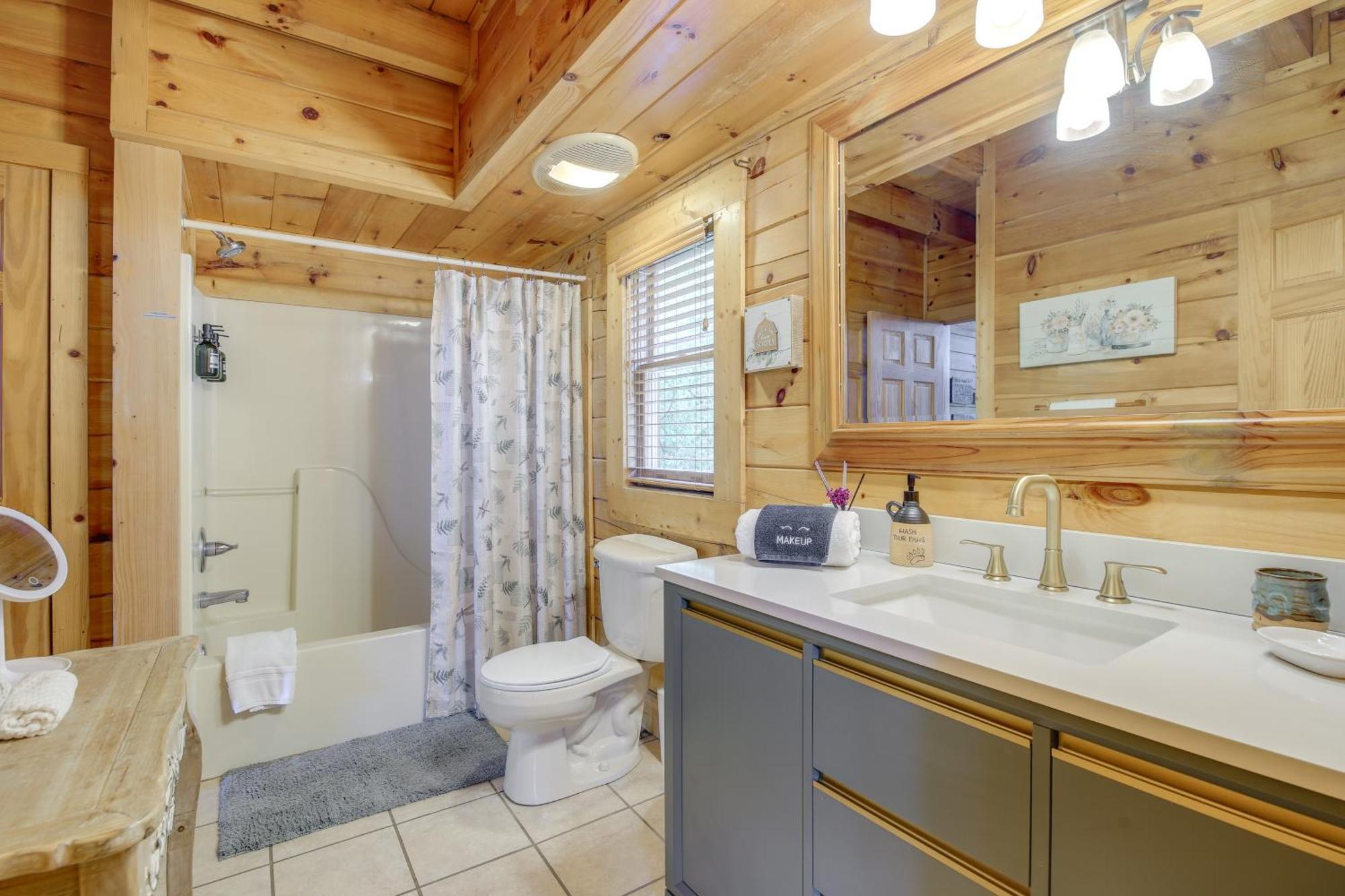 Sevierville Cabin With Deck Minutes To Pigeon Forge Zewnętrze zdjęcie