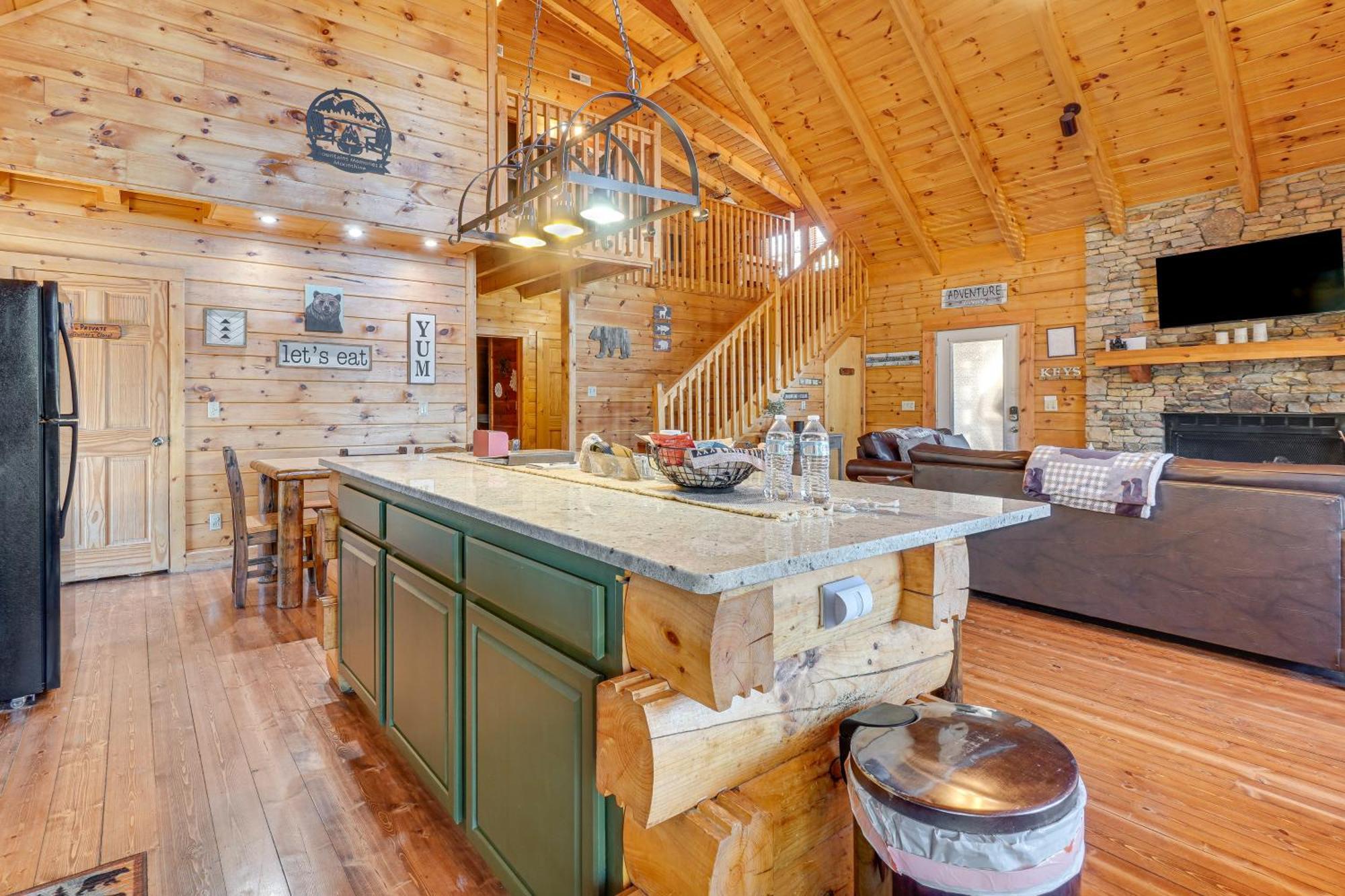 Sevierville Cabin With Deck Minutes To Pigeon Forge Zewnętrze zdjęcie
