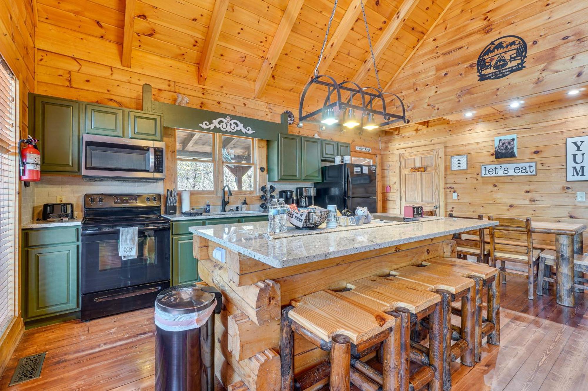 Sevierville Cabin With Deck Minutes To Pigeon Forge Zewnętrze zdjęcie
